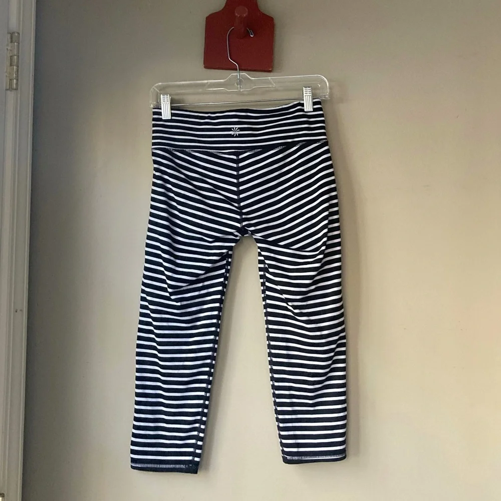 Athleta Black & White Low Rise Crop Capri Leggings S - Picture 5 of 6